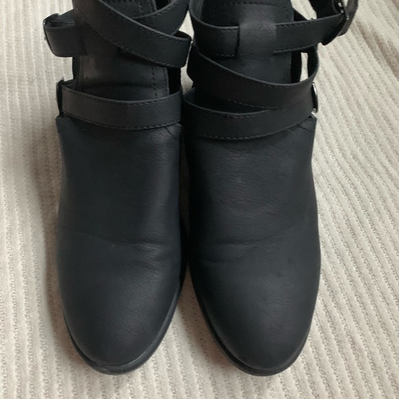 Black booties - Picture 2 of 4